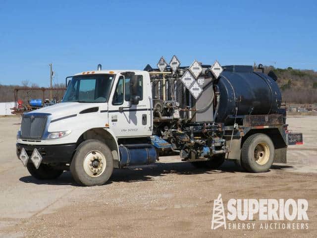 2005 INTERNATIONAL 4400 Acid Pumper -YD1